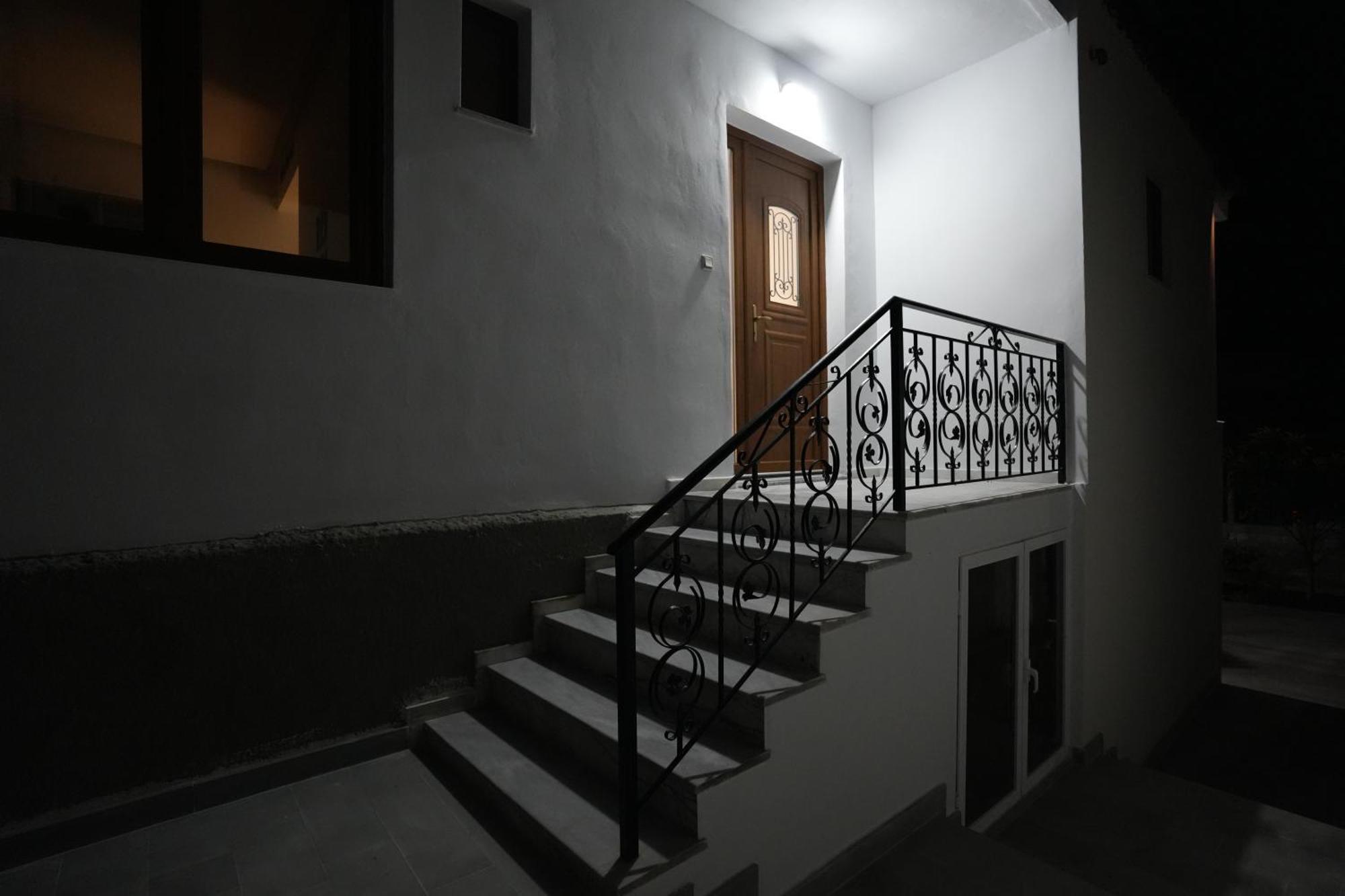 Villa Qeli จีโรคาสเตอร์ ภายนอก รูปภาพ