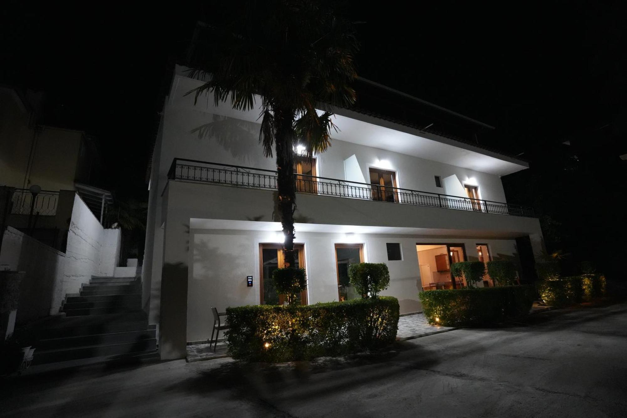 Villa Qeli จีโรคาสเตอร์ ภายนอก รูปภาพ